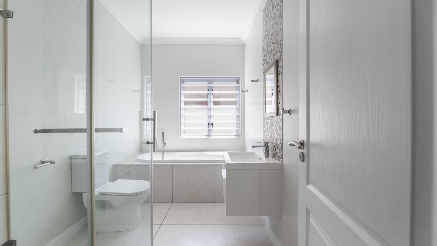 To Let 4 Bedroom Property for Rent in Bloubergstrand Western Cape